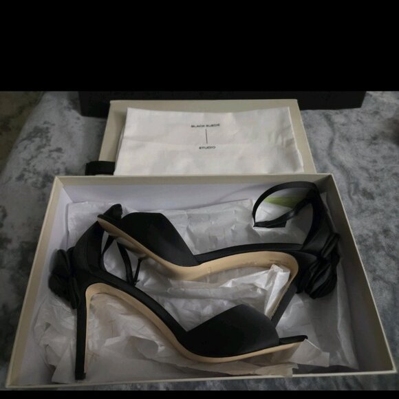 BLACK SUEDE STUDIO LUXURY JOSEY 100 SATIN HEEL w box and dust bag - Picture 4 of 9